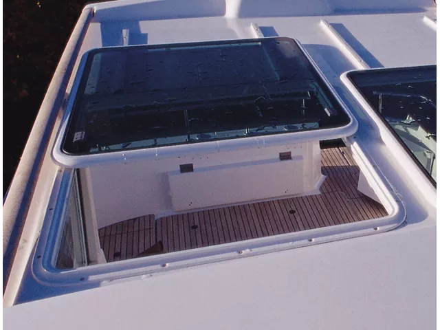 Lewmar Pilot Sliding Deck Hatch